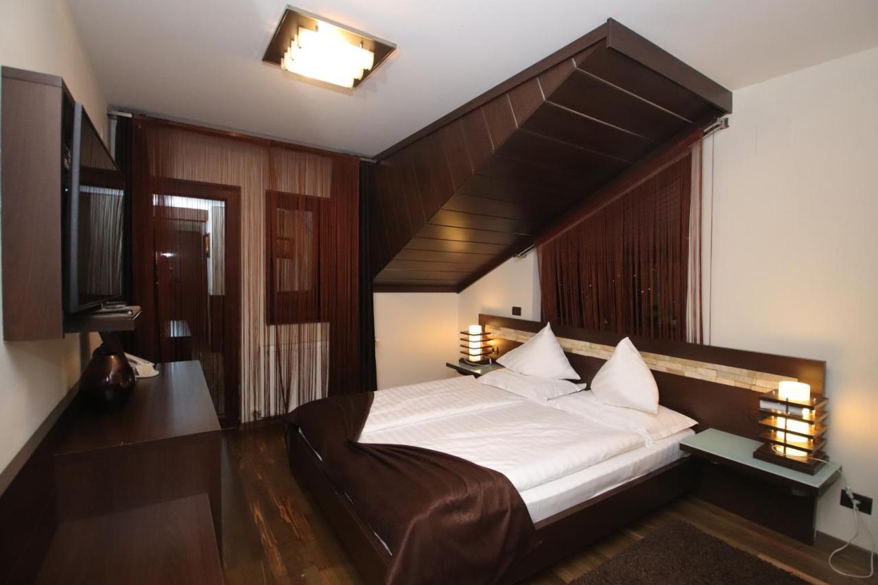 Complex Cochet Hotel Buşteni Eksteriør billede