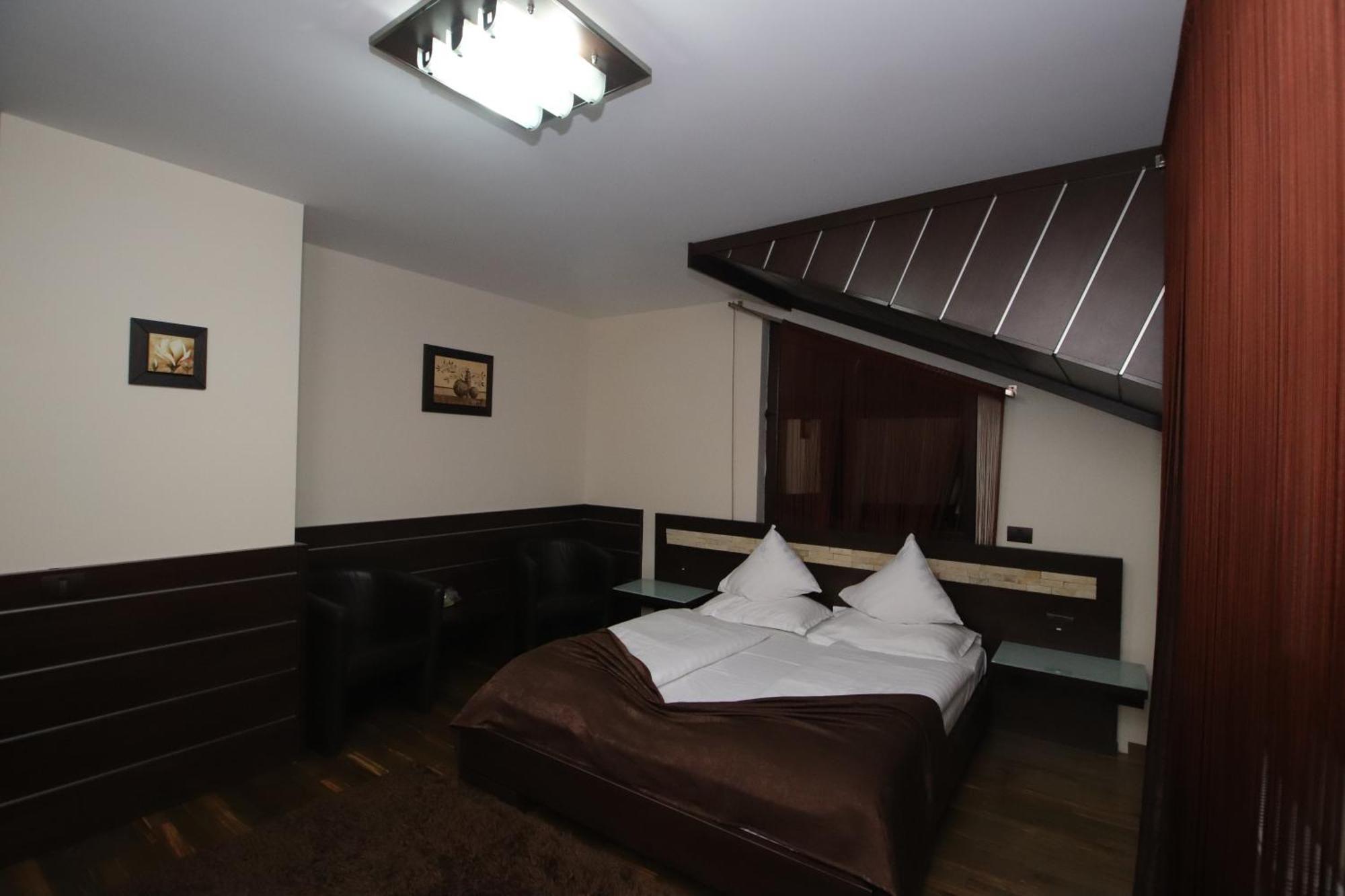 Complex Cochet Hotel Buşteni Eksteriør billede