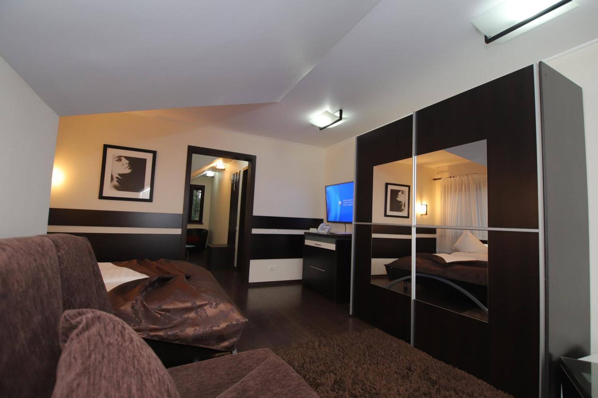 Complex Cochet Hotel Buşteni Eksteriør billede