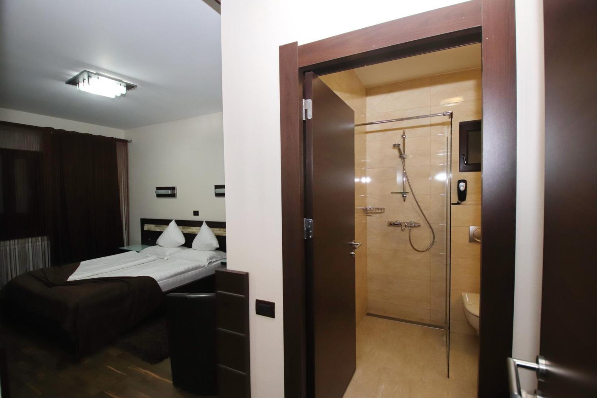 Complex Cochet Hotel Buşteni Eksteriør billede