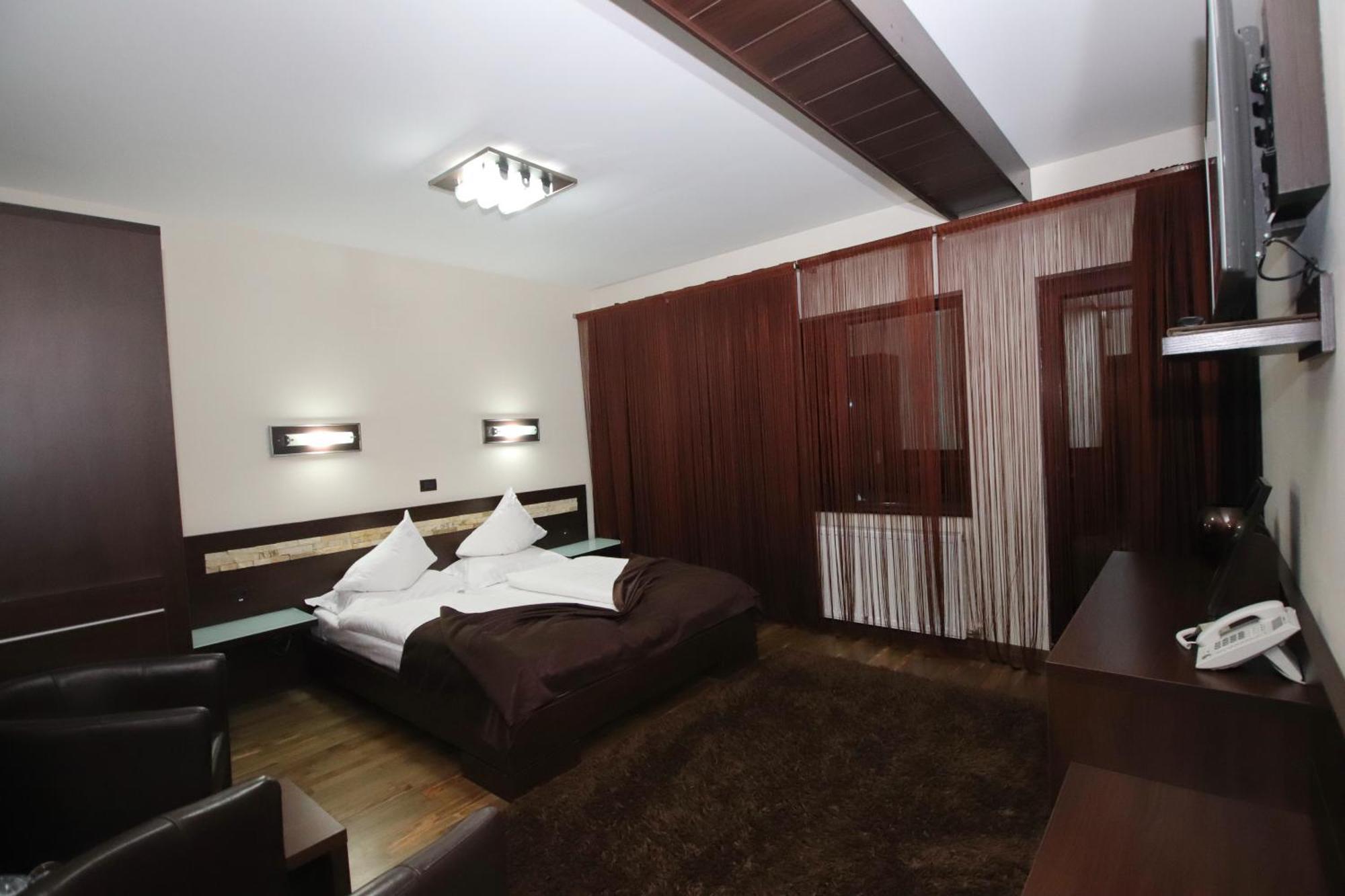 Complex Cochet Hotel Buşteni Eksteriør billede