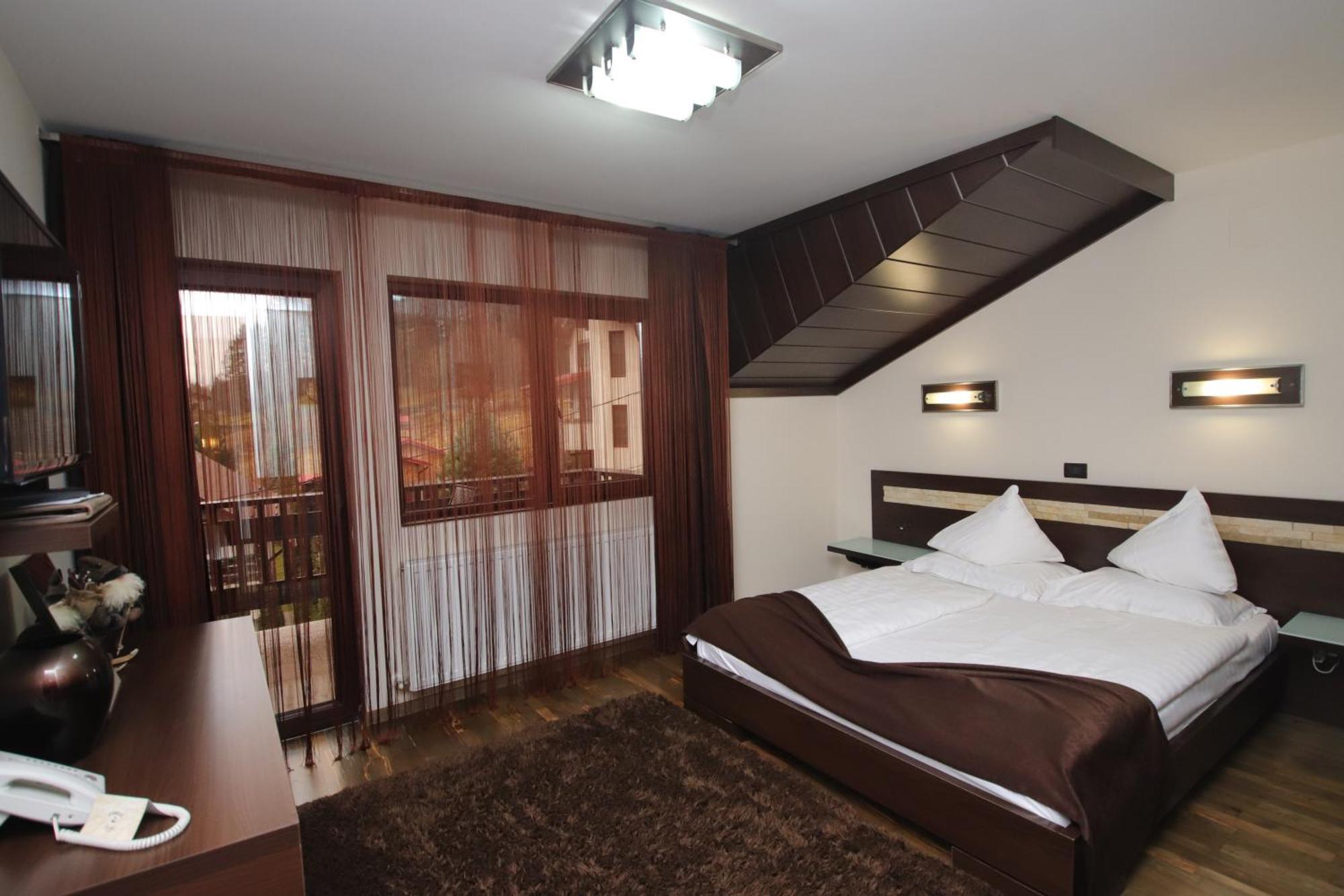 Complex Cochet Hotel Buşteni Eksteriør billede