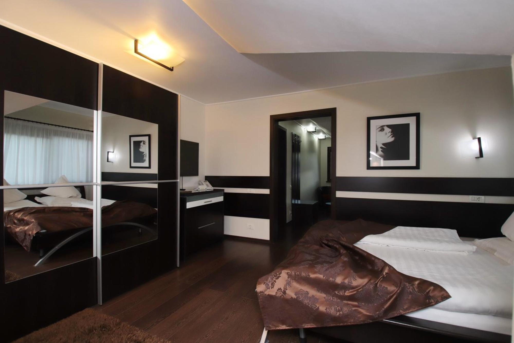 Complex Cochet Hotel Buşteni Eksteriør billede