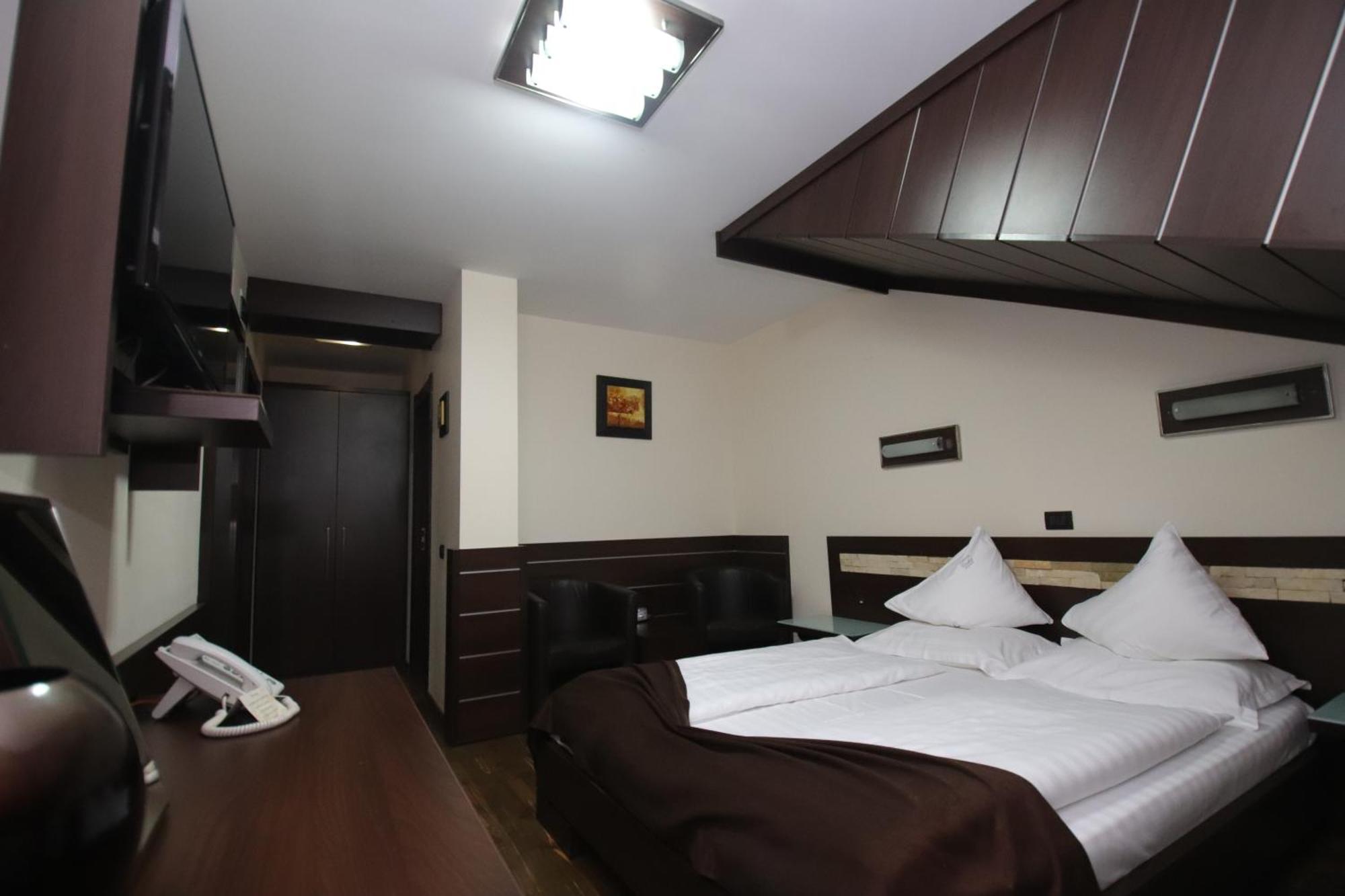 Complex Cochet Hotel Buşteni Eksteriør billede